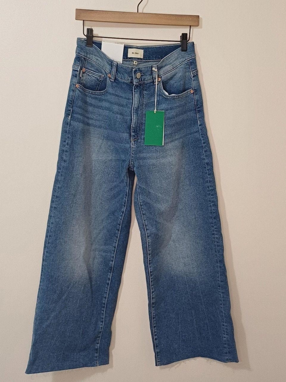 DL1961 Hepburn Wide Leg High-Rise Cropped Jeans